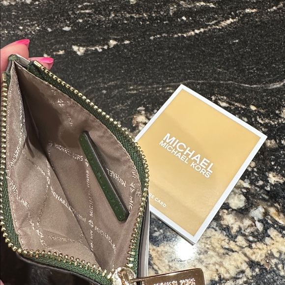 Michael Kors💚Card Holder - Picture 5 of 5